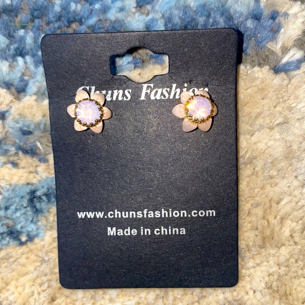 Chuns Fashion Small Flower Gem Studs
